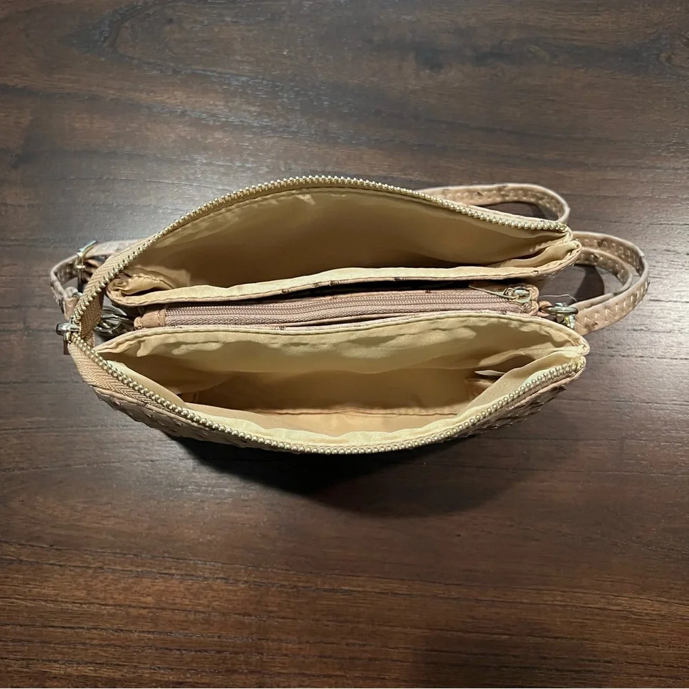 Textured Purse - Picture 4 of 7